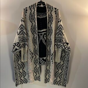 Maurices Geometric Patterned Gray and Black Sweater